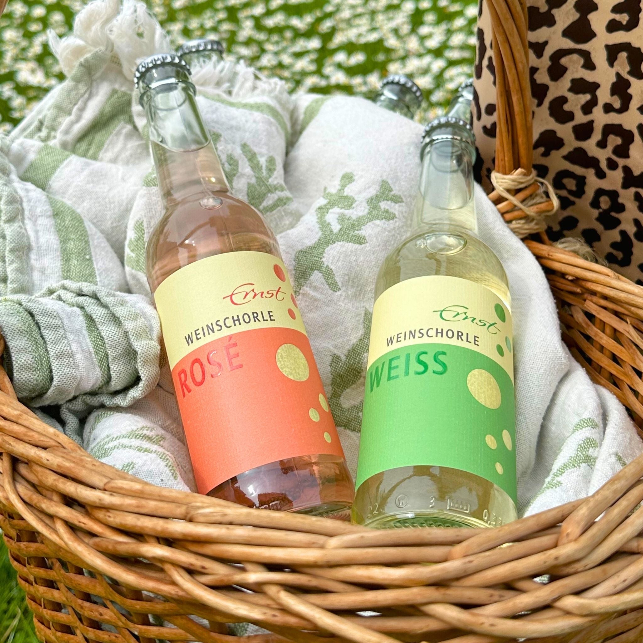 Weinschorle beim Picknick - Weingut Ernst