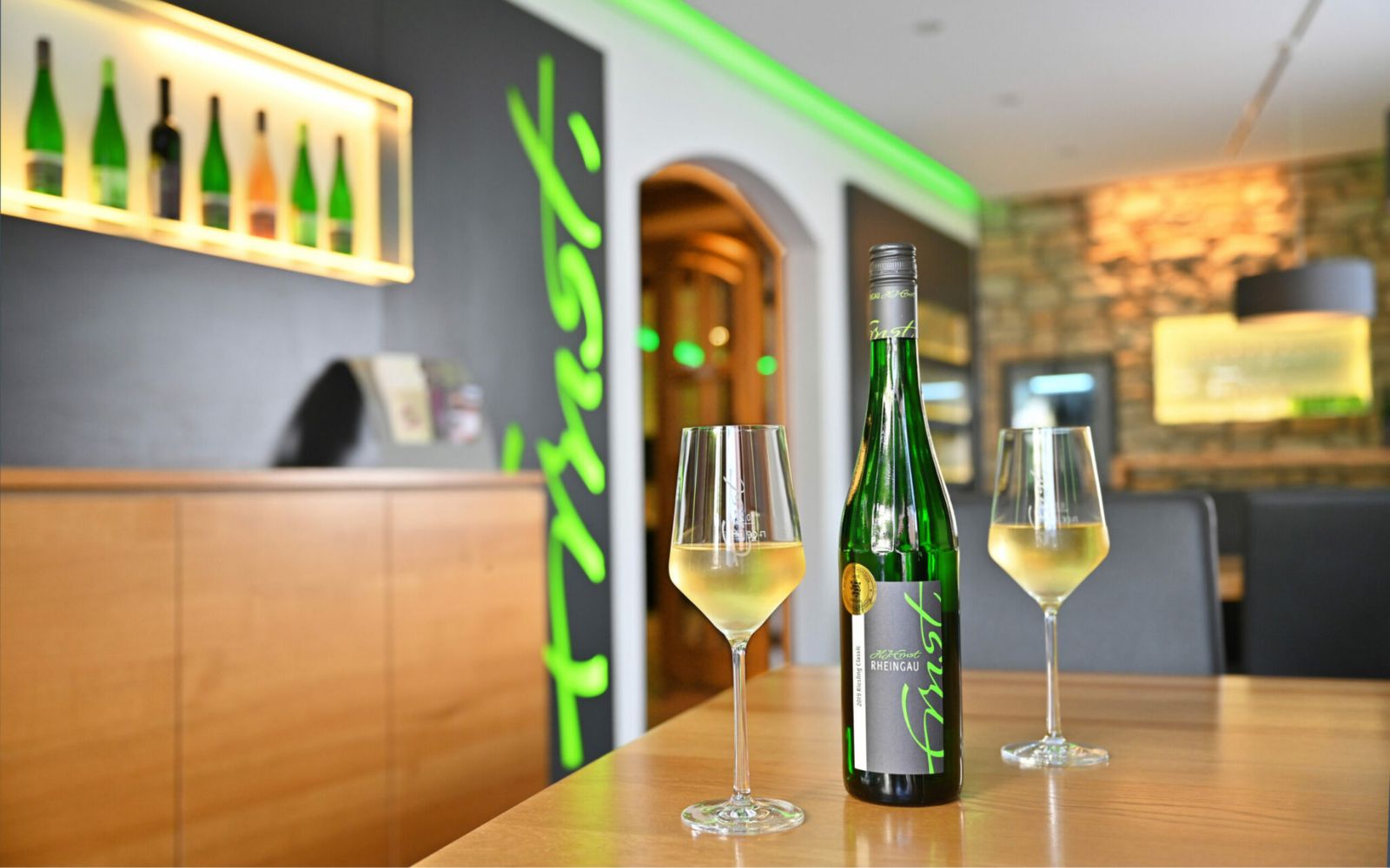 Wein probieren beim Winzer- Vinothek Weingut Ernst